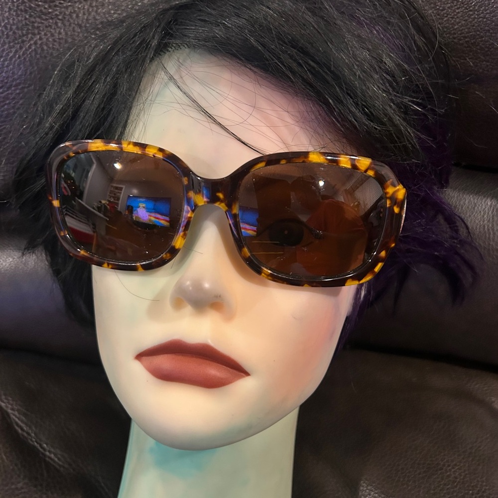 Ashby Grace Tortoise Shell Sunglasses - image 2